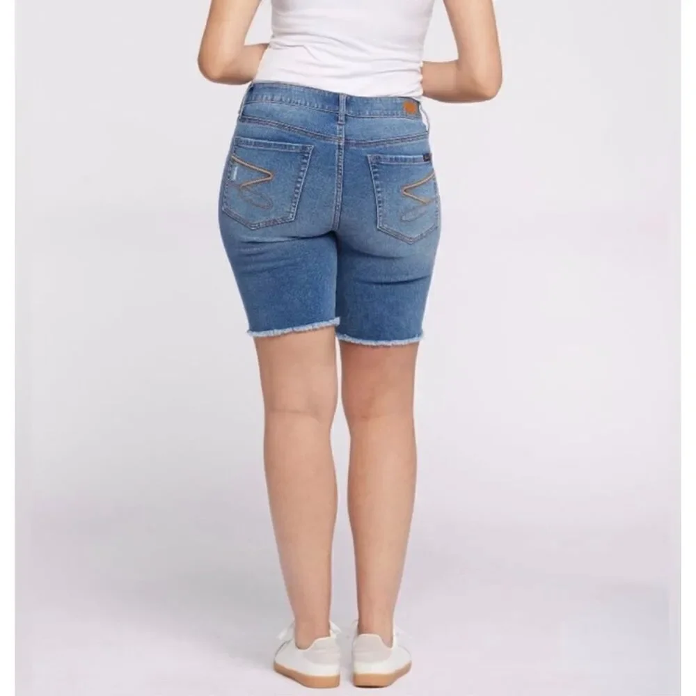 NWT Womens Seven7 Jeans Sunset Bermuda 9” Denim Medium Wash Jean Shorts - Sz 8